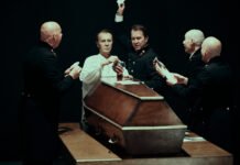 Evgeny Mironov o la maestría rusa en escena con Muerte Ordinaria del Teatro de las Naciones